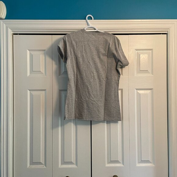 Peanuts T-Shirt - “I Got A Rock”  Halloween Scene - Women's size M - Brand New - Picture 5 of 13